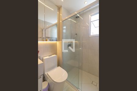 Apartamento à venda com 77m², 2 quartos e 2 vagas Apartamento à venda com 77m², 2 quartos e 2 vagasBanheiro do Quarto 1