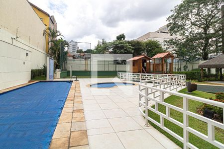Apartamento à venda com 77m², 2 quartos e 2 vagas Apartamento à venda com 77m², 2 quartos e 2 vagasÁrea comum - Piscina