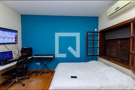 Casa de condomínio para alugar com 470m², 5 quartos e 4 vagasQuarto