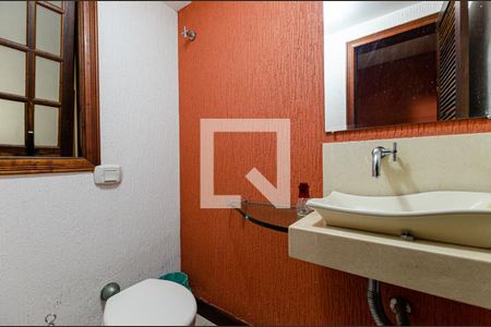 Casa de condomínio para alugar com 470m², 5 quartos e 4 vagasBanheiro