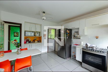 Casa de condomínio para alugar com 470m², 5 quartos e 4 vagasCozinha