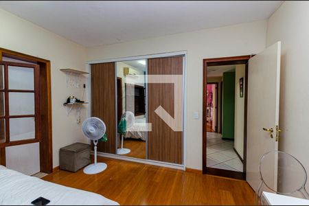 Casa de condomínio para alugar com 470m², 5 quartos e 4 vagasQuarto