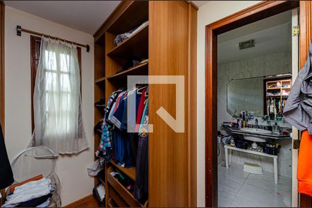 Casa de condomínio para alugar com 470m², 5 quartos e 4 vagasCloset