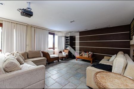 Sala de tv de casa de condomínio para alugar com 5 quartos, 470m² em Itaipu, Niterói