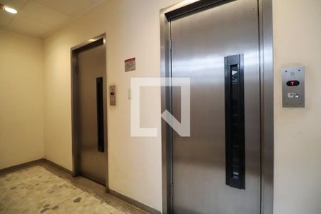 Apartamento para alugar com 84m², 2 quartos e 1 vagaElevadores 
