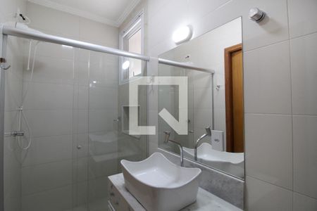 Casa de condomínio para alugar com 110m², 3 quartos e 3 vagasBanheiro da Suíte