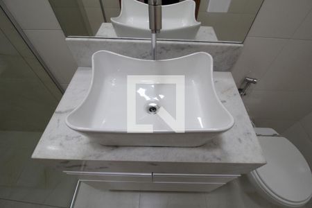 Casa de condomínio para alugar com 110m², 3 quartos e 3 vagasBanheiro da Suíte