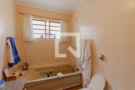 Casa à venda com 400m², 8 quartos e 5 vagasBanheiro da Suíte 1