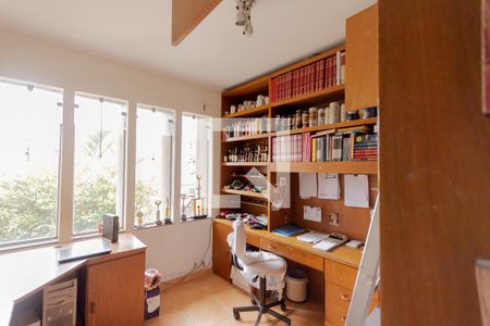 Casa à venda com 400m², 8 quartos e 5 vagasEscritório