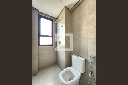 Apartamento à venda com 141m², 4 quartos e 4 vagas Apartamento à venda com 141m², 4 quartos e 4 vagasBanheiro semi Suíte