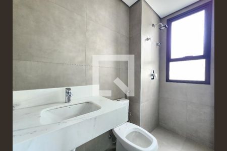 Apartamento à venda com 141m², 4 quartos e 4 vagas Apartamento à venda com 141m², 4 quartos e 4 vagasBanheiro da Suíte 2