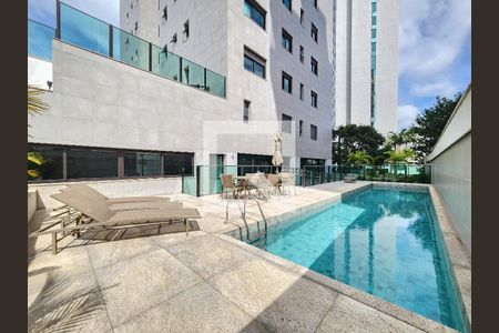 Apartamento à venda com 141m², 4 quartos e 4 vagas Apartamento à venda com 141m², 4 quartos e 4 vagasPiscina