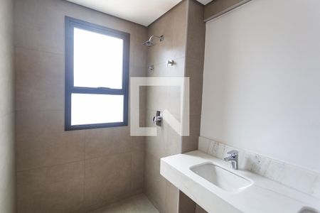 Apartamento à venda com 141m², 3 quartos e 4 vagas Apartamento à venda com 141m², 3 quartos e 4 vagasBanheiro da Suíte 1