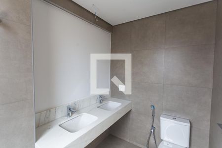 Apartamento à venda com 141m², 3 quartos e 4 vagas Apartamento à venda com 141m², 3 quartos e 4 vagasBanheiro da Suíte 1