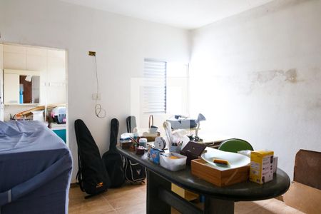 Casa à venda com 180m², 4 quartos e 4 vagas Casa à venda com 180m², 4 quartos e 4 vagasQuarto 4