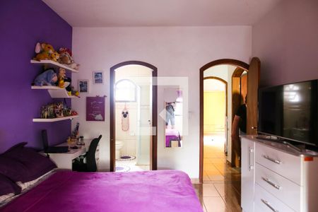 Casa à venda com 180m², 4 quartos e 4 vagas Casa à venda com 180m², 4 quartos e 4 vagasQuarto