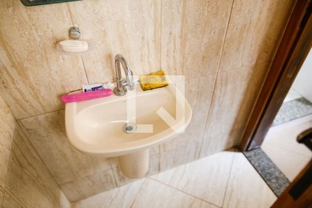 Casa à venda com 180m², 4 quartos e 4 vagas Casa à venda com 180m², 4 quartos e 4 vagasBanheiro Quarto 4