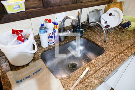 Casa à venda com 180m², 4 quartos e 4 vagas Casa à venda com 180m², 4 quartos e 4 vagasCozinha