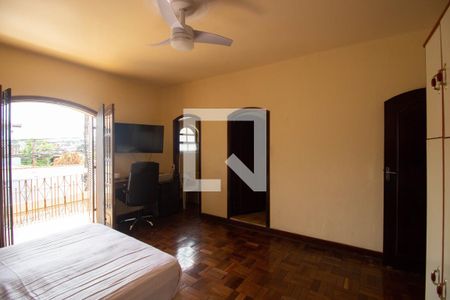 Casa à venda com 172m², 3 quartos e 2 vagasSuíte