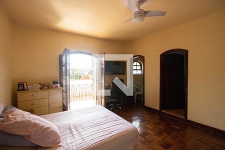 Casa à venda com 172m², 3 quartos e 2 vagasSuíte