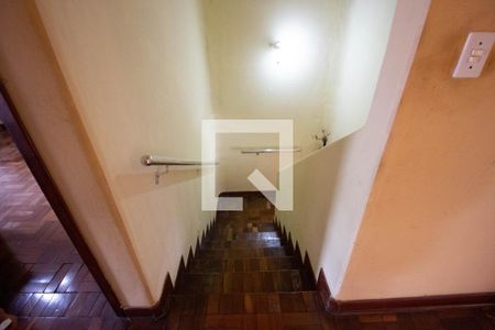 Casa à venda com 172m², 3 quartos e 2 vagasEscada