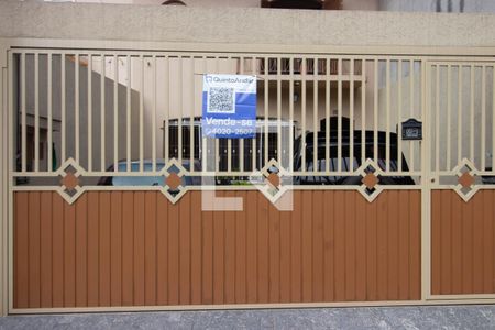 Casa à venda com 172m², 3 quartos e 2 vagasPlaca na Fachada