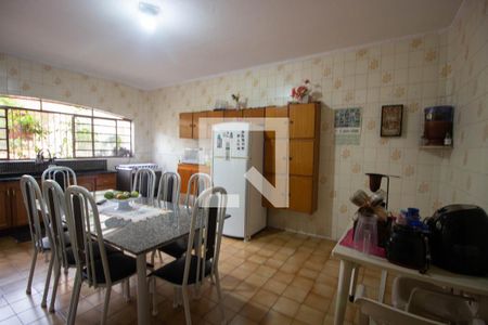 Casa à venda com 172m², 3 quartos e 2 vagasCozinha