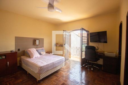 Casa à venda com 172m², 3 quartos e 2 vagasSuíte