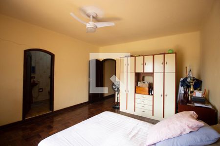 Casa à venda com 172m², 3 quartos e 2 vagasSuíte