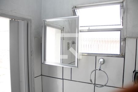 Casa à venda com 80m², 3 quartos e 1 vagaBanheiro 2