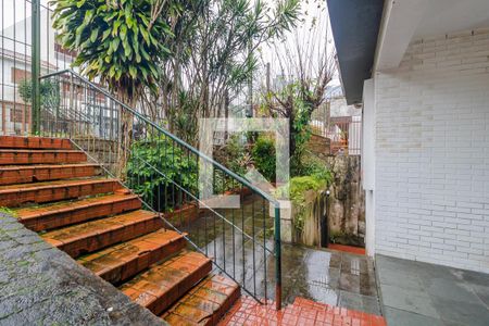 Casa à venda com 300m², 3 quartos e 2 vagas Casa à venda com 300m², 3 quartos e 2 vagasQuintal da frente