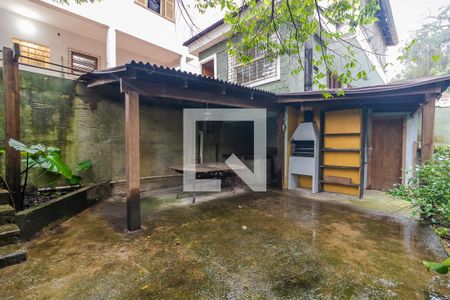 Casa à venda com 300m², 3 quartos e 2 vagas Casa à venda com 300m², 3 quartos e 2 vagasQuintal