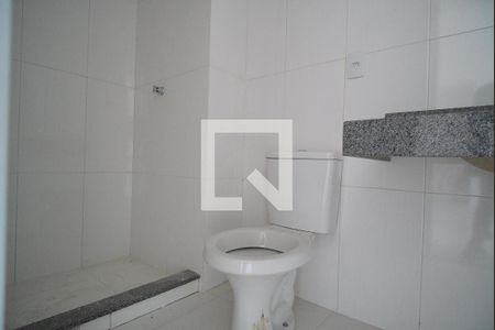 Banheiro de apartamento à venda com 1 quarto, 42m² em Jardim Itu Sabará, Porto Alegre