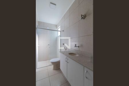 Banheiro de apartamento à venda com 1 quarto, 60m² em Azenha, Porto Alegre