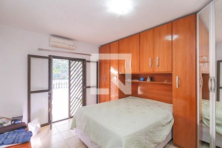Casa à venda com 125m², 4 quartos e 2 vagas Casa à venda com 125m², 4 quartos e 2 vagasSuíte
