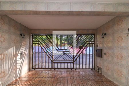 Casa à venda com 125m², 4 quartos e 2 vagas Casa à venda com 125m², 4 quartos e 2 vagasGaragem