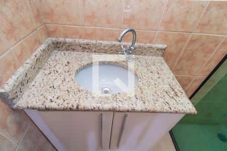 Casa à venda com 125m², 4 quartos e 2 vagas Casa à venda com 125m², 4 quartos e 2 vagasBanheiro da Suíte