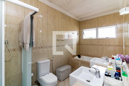 Casa para alugar com 473m², 3 quartos e 5 vagas Casa para alugar com 473m², 3 quartos e 5 vagasBanheiro da Suíte 1