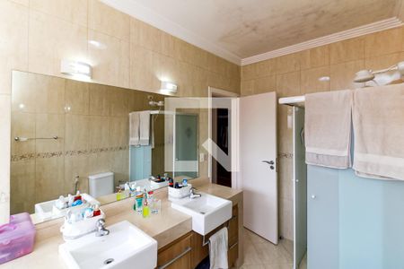 Casa para alugar com 473m², 3 quartos e 5 vagas Casa para alugar com 473m², 3 quartos e 5 vagasBanheiro da Suíte 1