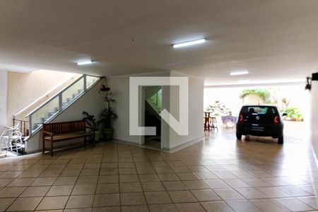 Casa para alugar com 473m², 3 quartos e 5 vagas Casa para alugar com 473m², 3 quartos e 5 vagasGaragem
