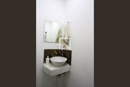 Casa à venda com 165m², 3 quartos e 2 vagasLavabo