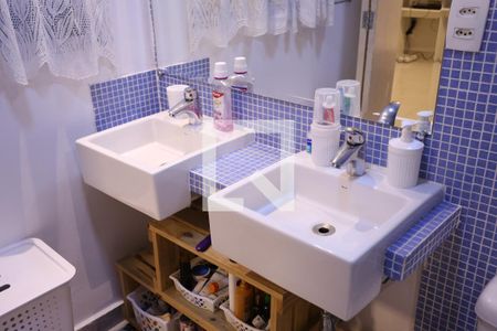 Casa à venda com 165m², 3 quartos e 2 vagasBanheiro da Suíte 1