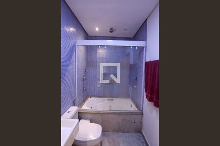 Casa à venda com 165m², 3 quartos e 2 vagasBanheiro da Suíte 1