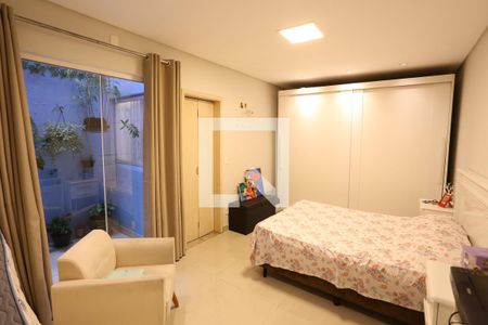 Casa à venda com 165m², 3 quartos e 2 vagasSuíte 1