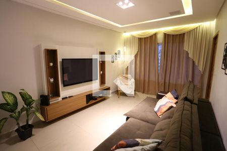Sala de casa à venda com 3 quartos, 165m² em Vila Nhocune, São Paulo