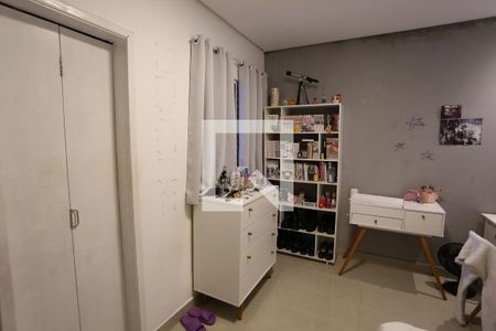 Casa à venda com 165m², 3 quartos e 2 vagasSuíte 2