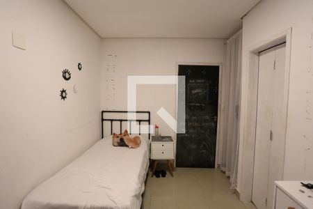 Casa à venda com 165m², 3 quartos e 2 vagasSuíte 2