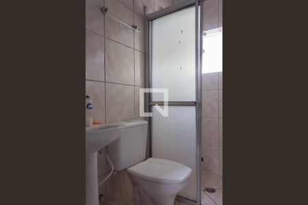 Banheiro da Suíte 1 de casa para alugar com 2 quartos, 80m² em Ferrazópolis, São Bernardo do Campo