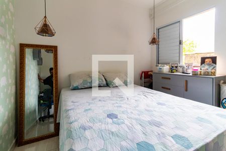 Quarto 1 de apartamento para alugar com 2 quartos, 42m² em Vila Carmosina, São Paulo
