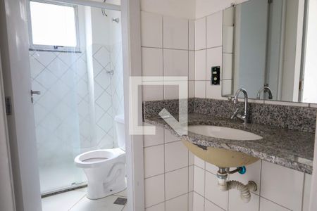 Banheiro de apartamento para alugar com 2 quartos, 50m² em Caiçaras, Belo Horizonte